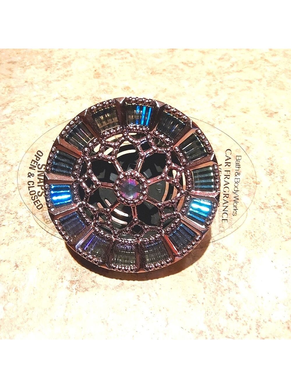 Bath & Body Works Car Fragrance Holder - Picture 9 of 16